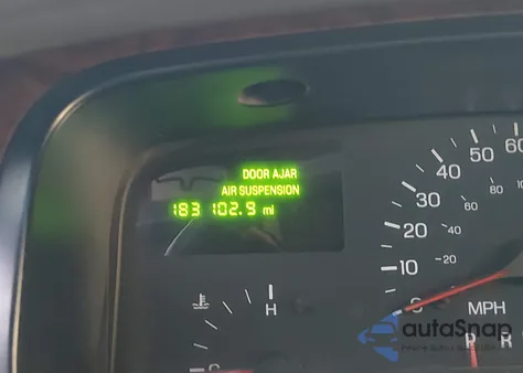 1999 Lincoln Town Car Signature from USA, damaged, VIN 1LNHM82W1XY612917